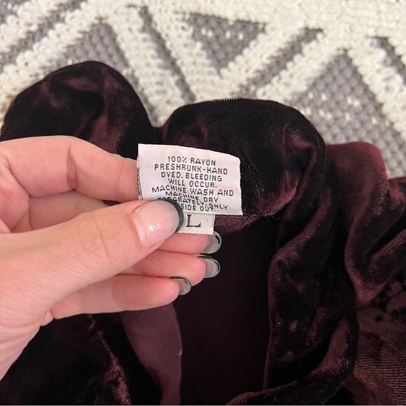 CP shades burgundy velvet Button down blouse‎ - Picture 4 of 9